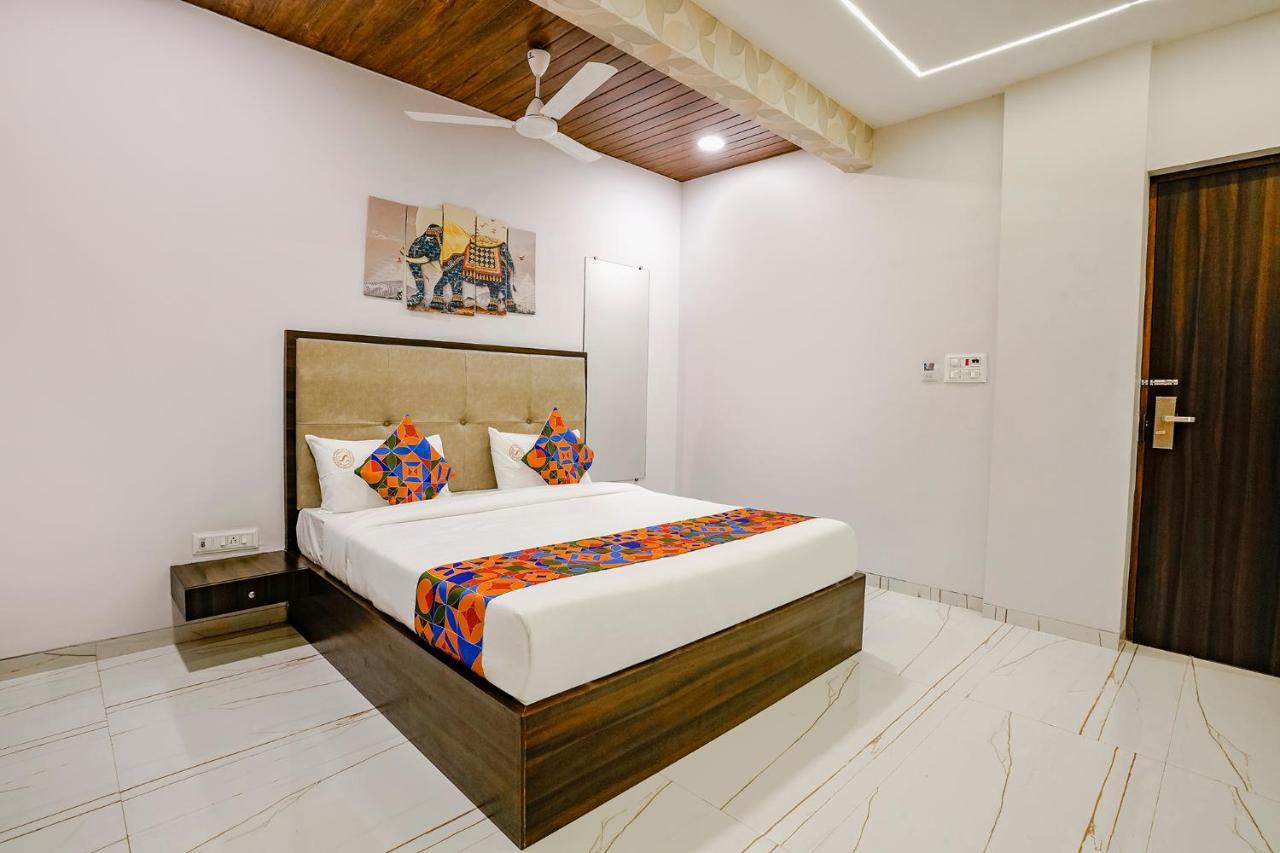 Fabhotel Swaraj Shirgaon  Exteriér fotografie